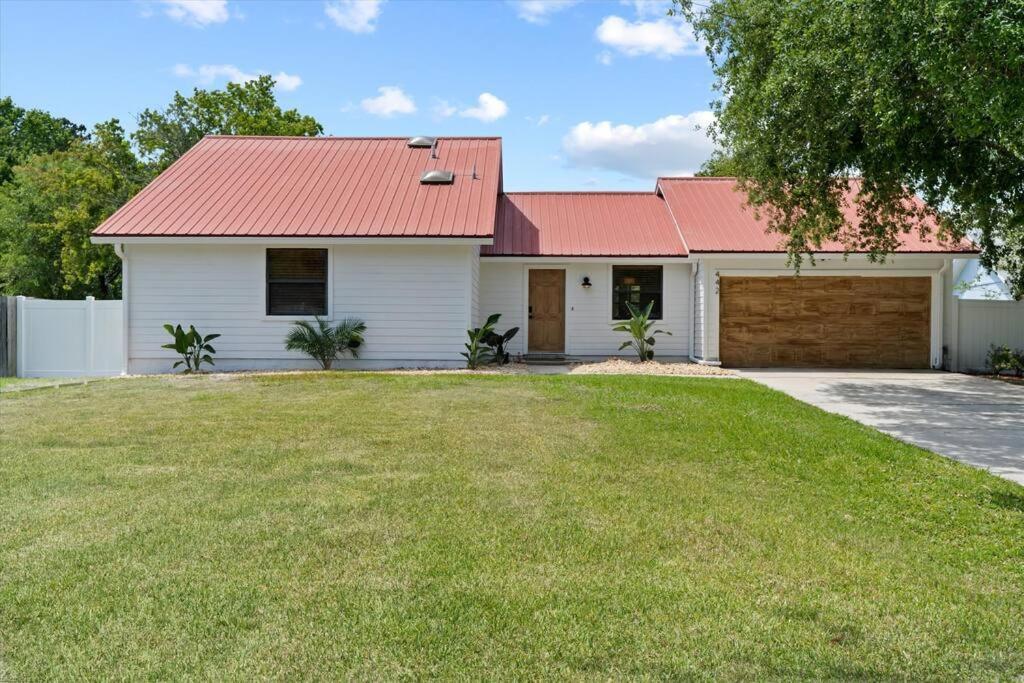 Spacious Home Near Beach, Large Yard, Game Room And Dog Friendly Jacksonville Exterior photo